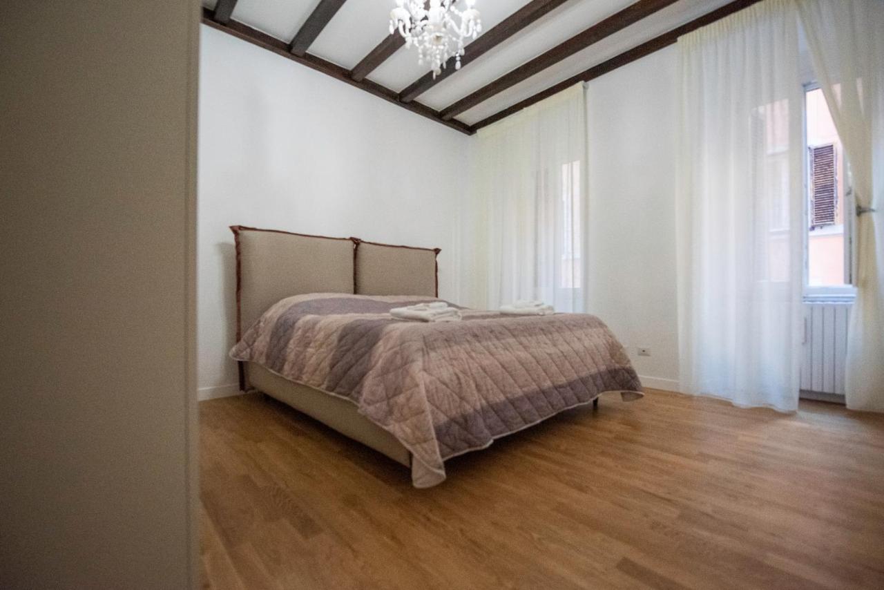 Splendido Appartamento Nel Centro Di Roma, Monti Екстериор снимка